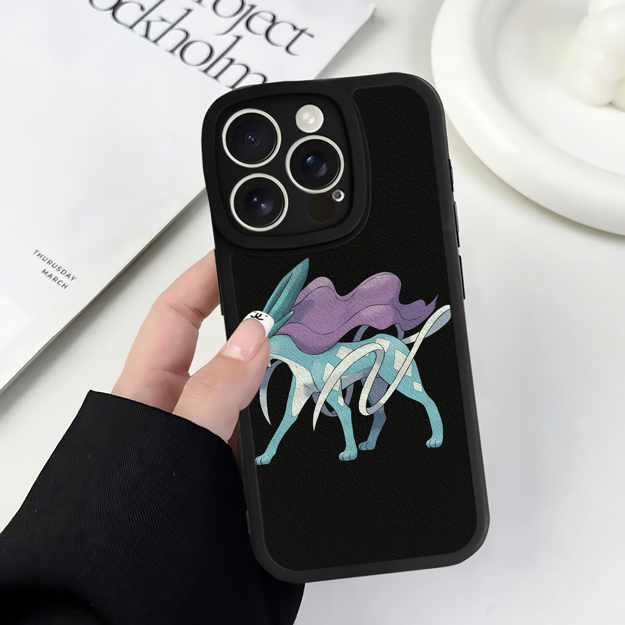 （画像用） ポケットモンスター Pokémon 【iPhone 16シリーズ対応】シリコンスマホケース（レザー調） 材質：シリコン